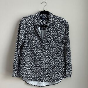 Lands’ End Women’s Black & White Floral Long Sleeve Pullover Blouse Size M